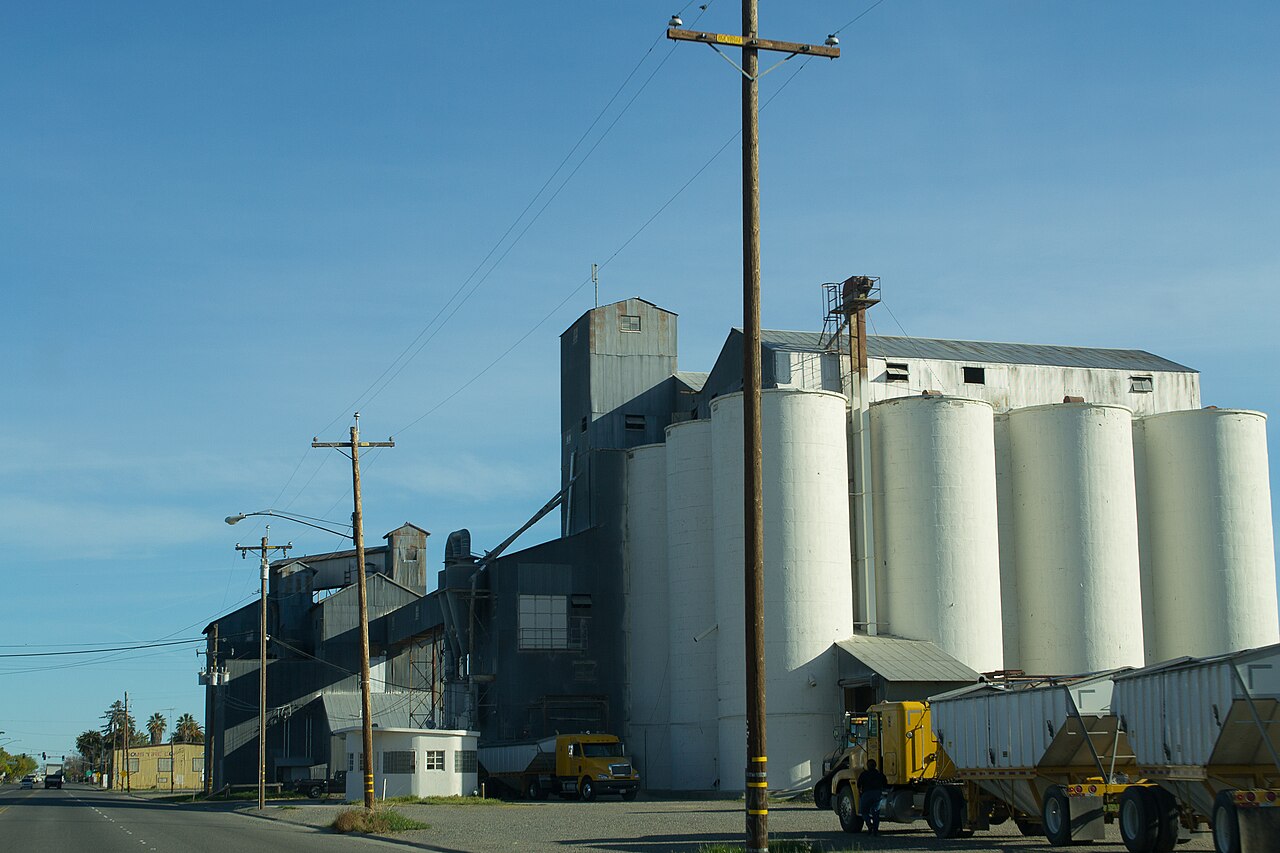 Grain elevator and silos in Willows, Glenn County, California