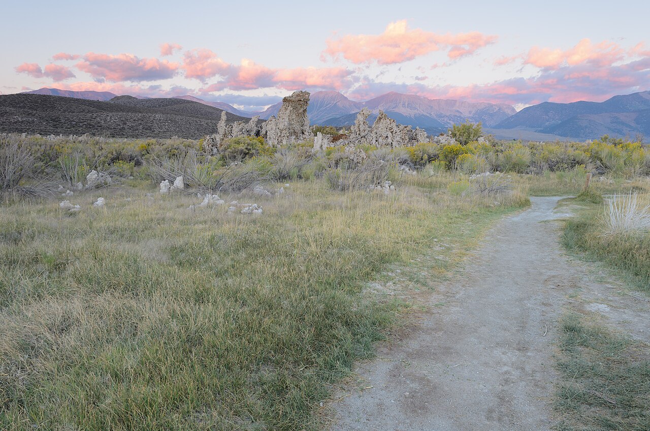 Tufa towers and Eastern Sierra mountains at sunrise on the shore of Mono Lake, Mono County, California